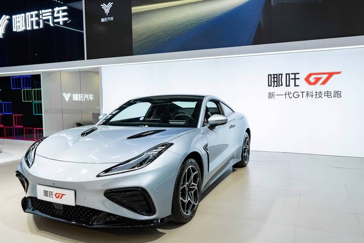 广州南沙区华航西企业管理咨询哪吒汽车在智能汽车领域的表现，领途汽车在新能源汽车市场中的影响力